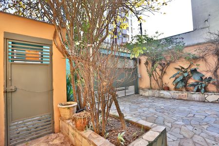 Casa à venda com 454m², 4 quartos e 4 vagasGaragem