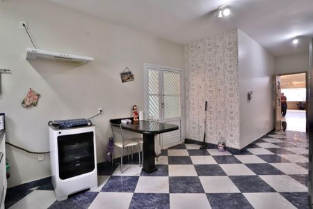 Casa à venda com 454m², 4 quartos e 4 vagasCozinha