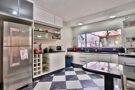 Casa à venda com 454m², 4 quartos e 4 vagasCozinha