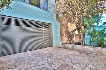 Casa à venda com 454m², 4 quartos e 4 vagasGaragem