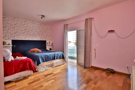 Casa à venda com 454m², 4 quartos e 4 vagasSuíte