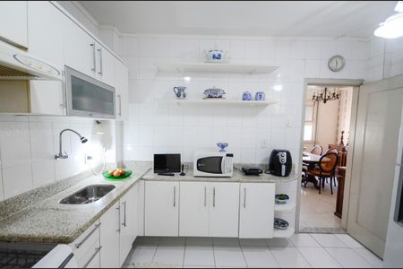 Apartamento à venda com 128m², 3 quartos e sem vagaCozinha