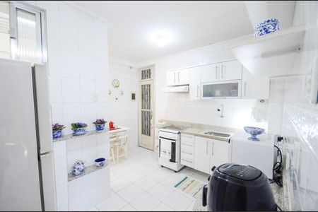 Apartamento à venda com 128m², 3 quartos e sem vagaCozinha