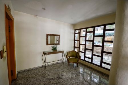 Apartamento à venda com 128m², 3 quartos e sem vagaHall social