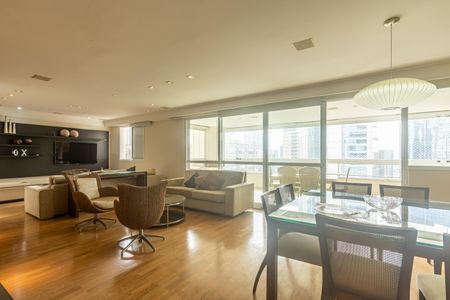 Apartamento para alugar com 198m², 4 quartos e 3 vagas Apartamento para alugar com 198m², 4 quartos e 3 vagasSala