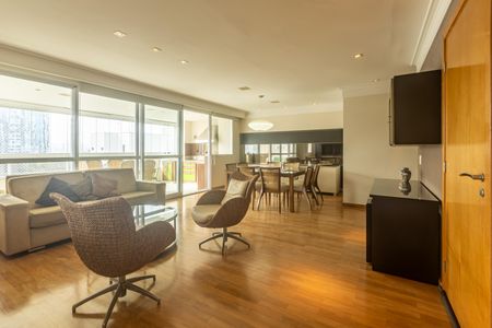 Apartamento para alugar com 198m², 4 quartos e 3 vagas Apartamento para alugar com 198m², 4 quartos e 3 vagasSala