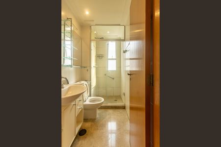 Apartamento para alugar com 198m², 4 quartos e 3 vagas Apartamento para alugar com 198m², 4 quartos e 3 vagasBanheiro da Suíte 2