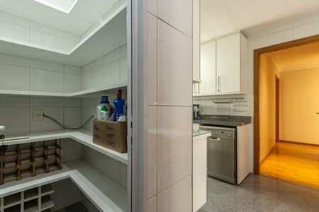 Apartamento para alugar com 198m², 4 quartos e 3 vagas Apartamento para alugar com 198m², 4 quartos e 3 vagasCozinha