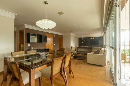 Apartamento para alugar com 198m², 4 quartos e 3 vagas Apartamento para alugar com 198m², 4 quartos e 3 vagasSala