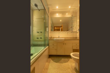 Apartamento para alugar com 198m², 4 quartos e 3 vagas Apartamento para alugar com 198m², 4 quartos e 3 vagasBanheiro da Suíte 3