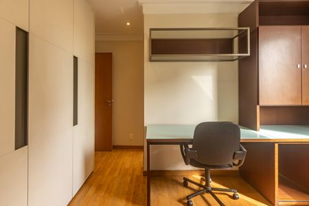 Apartamento para alugar com 198m², 4 quartos e 3 vagas Apartamento para alugar com 198m², 4 quartos e 3 vagasSuíte 2