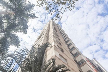 Apartamento para alugar com 198m², 4 quartos e 3 vagas Apartamento para alugar com 198m², 4 quartos e 3 vagasFachada