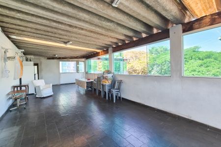 Casa à venda com 125m², 3 quartos e 3 vagasÁrea de Serviço