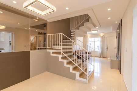 Casa para alugar com 200m², 4 quartos e 2 vagas Casa para alugar com 200m², 4 quartos e 2 vagasSala de Jantar