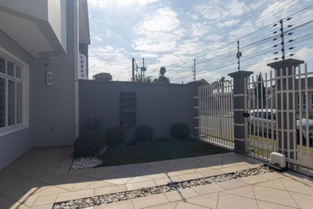 Casa para alugar com 200m², 4 quartos e 2 vagas Casa para alugar com 200m², 4 quartos e 2 vagasJardim