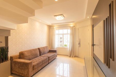 Casa para alugar com 200m², 4 quartos e 2 vagas Casa para alugar com 200m², 4 quartos e 2 vagasSala