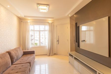 Casa para alugar com 200m², 4 quartos e 2 vagas Casa para alugar com 200m², 4 quartos e 2 vagasSala