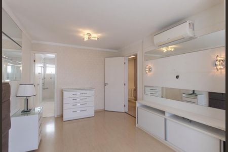 Casa para alugar com 200m², 4 quartos e 2 vagas Casa para alugar com 200m², 4 quartos e 2 vagasSuíte 3