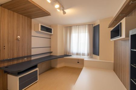 Casa para alugar com 200m², 4 quartos e 2 vagas Casa para alugar com 200m², 4 quartos e 2 vagasQuarto 1