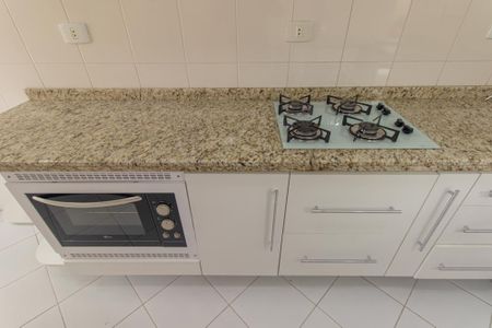 Casa para alugar com 200m², 4 quartos e 2 vagas Casa para alugar com 200m², 4 quartos e 2 vagasCozinha