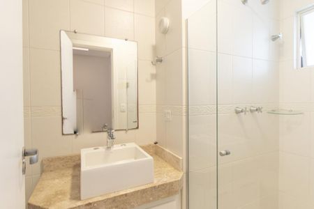 Casa para alugar com 200m², 4 quartos e 2 vagas Casa para alugar com 200m², 4 quartos e 2 vagasBanheiro Social