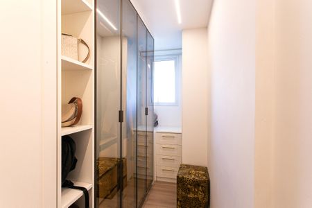 Apartamento à venda com 109m², 2 quartos e 2 vagasCloset da Suíte 1