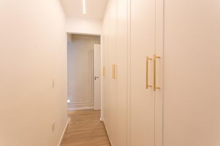 Apartamento à venda com 109m², 2 quartos e 2 vagasCloset da Suíte 1