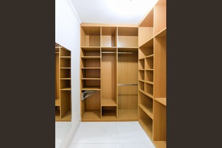 Casa para alugar com 362m², 5 quartos e 3 vagas Casa para alugar com 362m², 5 quartos e 3 vagasCloset