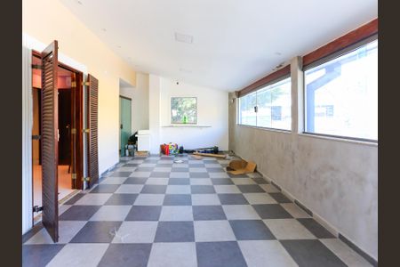 Casa para alugar com 362m², 5 quartos e 3 vagas Casa para alugar com 362m², 5 quartos e 3 vagasvaranda