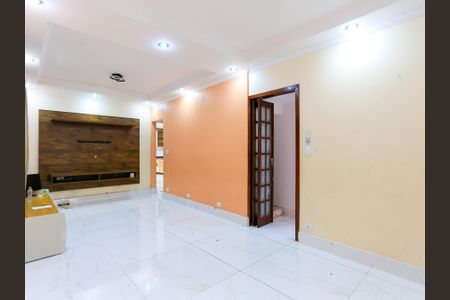 Casa para alugar com 362m², 5 quartos e 3 vagas Casa para alugar com 362m², 5 quartos e 3 vagasSala