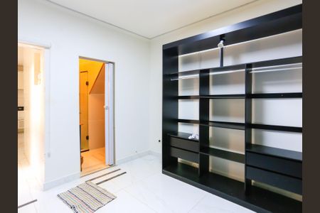 Casa para alugar com 362m², 5 quartos e 3 vagas Casa para alugar com 362m², 5 quartos e 3 vagasQuarto 2