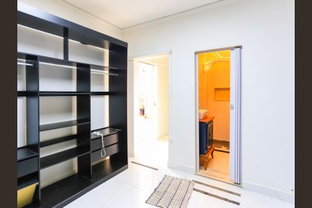 Casa para alugar com 362m², 5 quartos e 3 vagas Casa para alugar com 362m², 5 quartos e 3 vagasQuarto 2