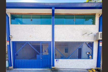 Casa para alugar com 362m², 5 quartos e 3 vagas Casa para alugar com 362m², 5 quartos e 3 vagasFachada