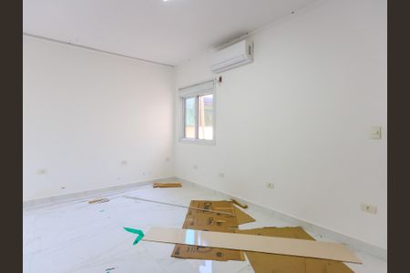 Casa para alugar com 362m², 5 quartos e 3 vagas Casa para alugar com 362m², 5 quartos e 3 vagasQuarto