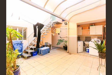 Casa para alugar com 362m², 5 quartos e 3 vagas Casa para alugar com 362m², 5 quartos e 3 vagasÁrea de Serviço