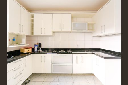 Casa para alugar com 362m², 5 quartos e 3 vagas Casa para alugar com 362m², 5 quartos e 3 vagasCozinha