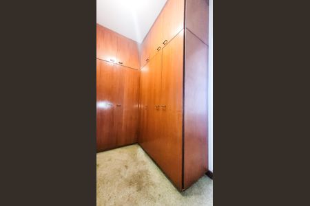 Casa à venda com 440m², 4 quartos e 6 vagasCloset da suíte 1