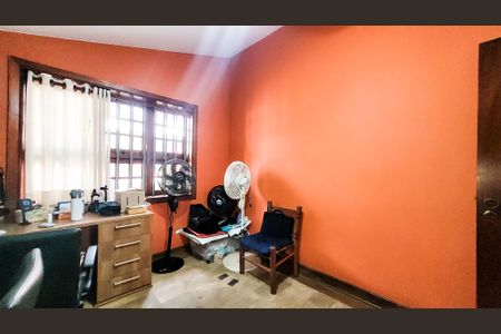 Casa à venda com 440m², 4 quartos e 6 vagasEscritório