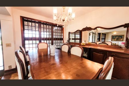 Casa à venda com 440m², 4 quartos e 6 vagasSala de Jantar