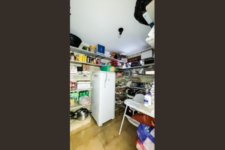 Casa à venda com 440m², 4 quartos e 6 vagasDespensa