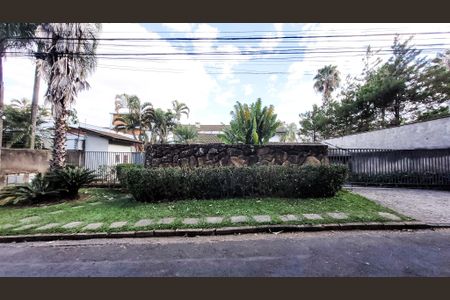 Casa à venda com 440m², 4 quartos e 6 vagasFachada