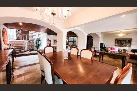 Casa à venda com 440m², 4 quartos e 6 vagasSala de Jantar