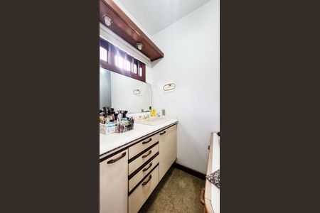 Casa à venda com 440m², 4 quartos e 6 vagasBanheiro da Suíte 4