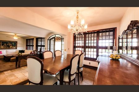 Casa à venda com 440m², 4 quartos e 6 vagasSala de Jantar