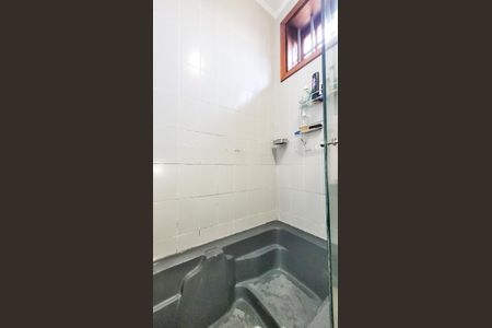 Casa à venda com 440m², 4 quartos e 6 vagasBanheiro da Suíte 2