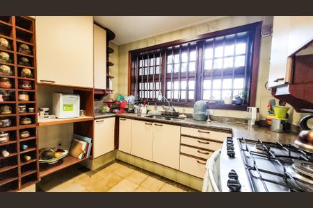 Casa à venda com 440m², 4 quartos e 6 vagasCozinha