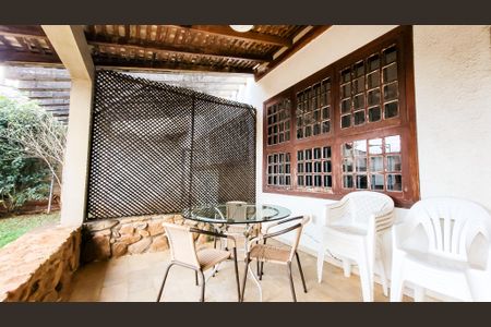 Casa à venda com 440m², 4 quartos e 6 vagasÁrea comum