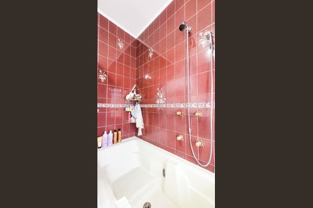 Casa à venda com 440m², 4 quartos e 6 vagasBanheiro da Suíte 4