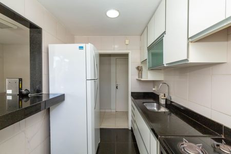 Apartamento para alugar com 67m², 2 quartos e 2 vagas Apartamento para alugar com 67m², 2 quartos e 2 vagasCozinha