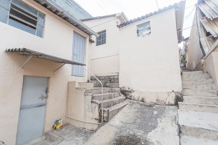 Casa à venda com 60m², 2 quartos e 6 vagasEntrada